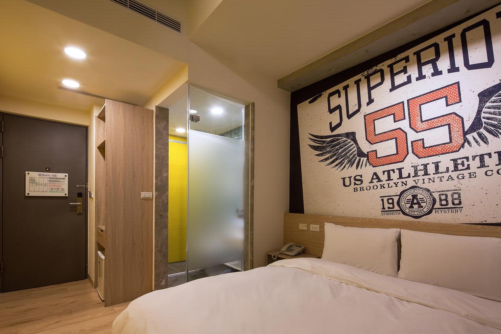 ฟันเฮาส์ วายแซด Hotel ไถจง ภายนอก รูปภาพ