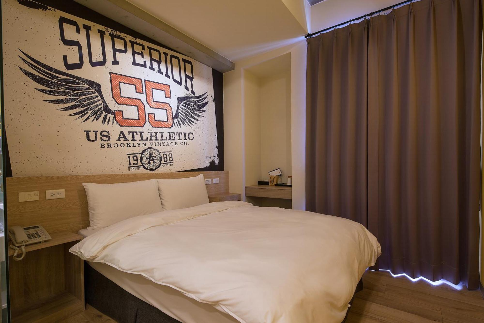 ฟันเฮาส์ วายแซด Hotel ไถจง ภายนอก รูปภาพ