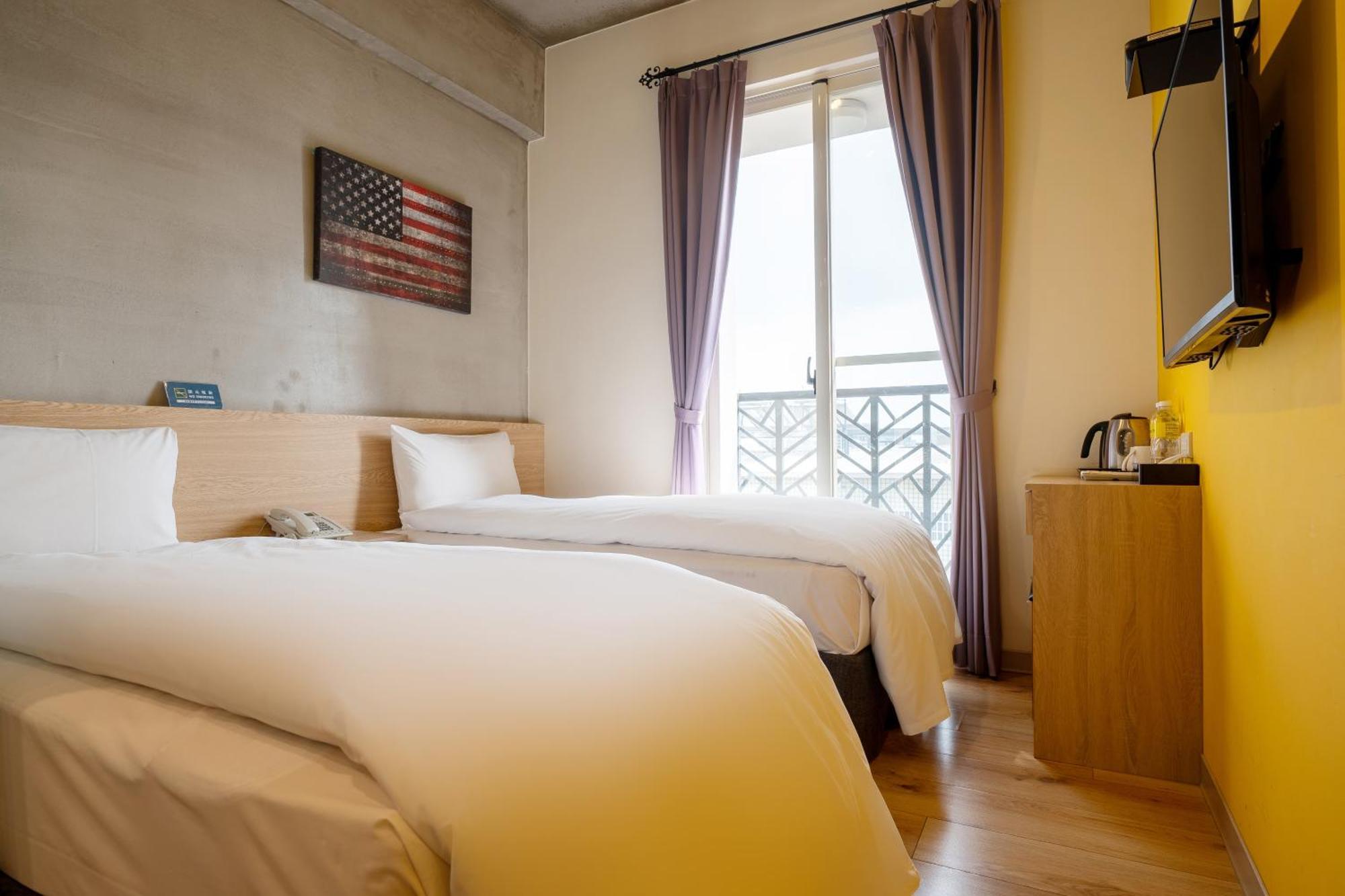 ฟันเฮาส์ วายแซด Hotel ไถจง ภายนอก รูปภาพ