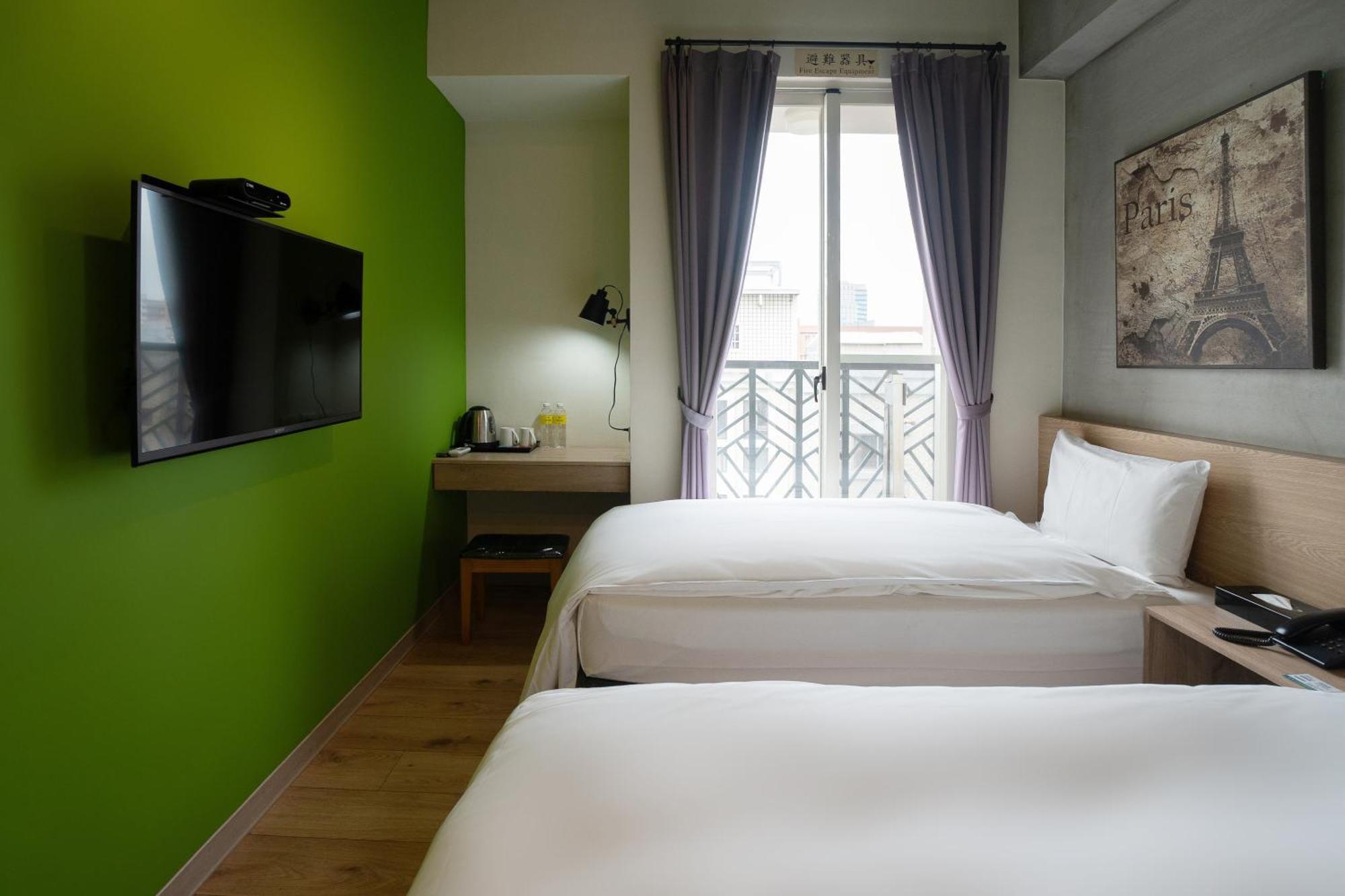 ฟันเฮาส์ วายแซด Hotel ไถจง ภายนอก รูปภาพ