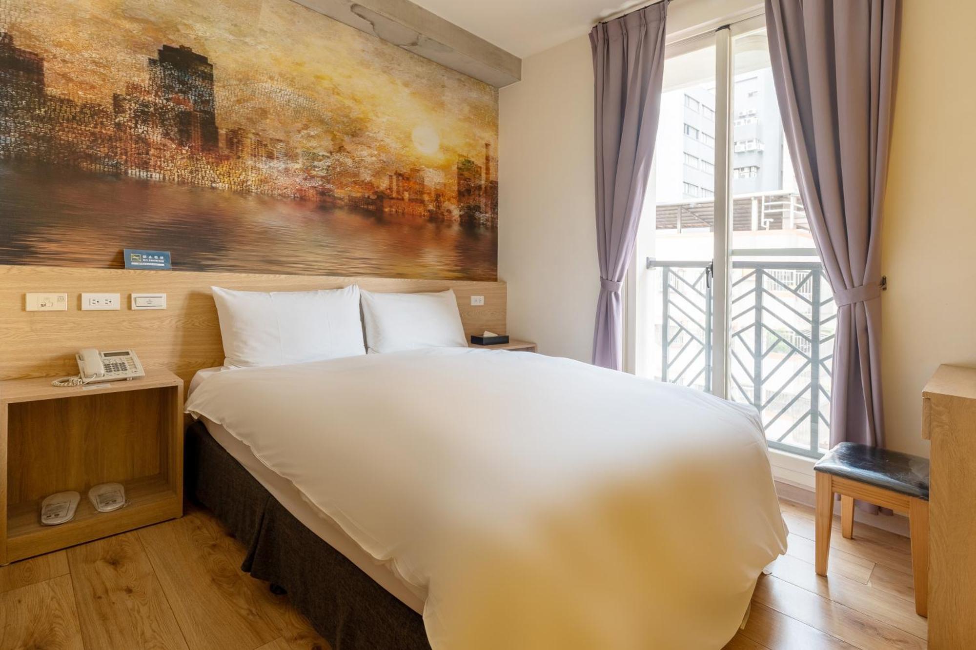 ฟันเฮาส์ วายแซด Hotel ไถจง ภายนอก รูปภาพ