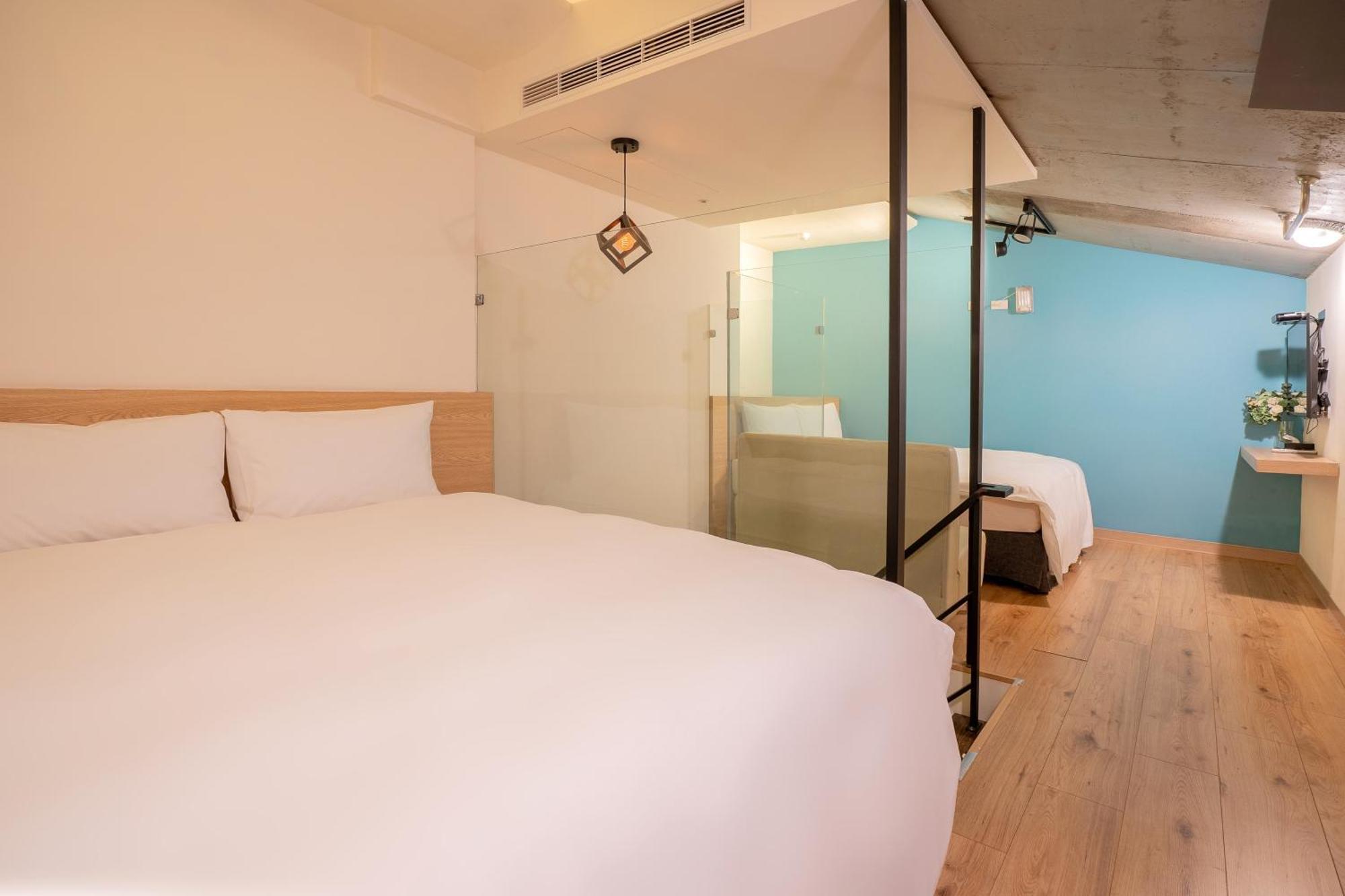ฟันเฮาส์ วายแซด Hotel ไถจง ภายนอก รูปภาพ