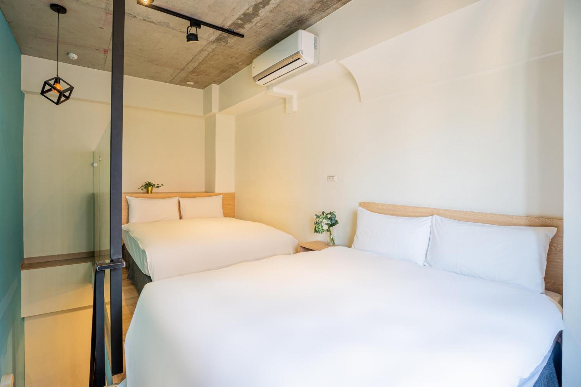 ฟันเฮาส์ วายแซด Hotel ไถจง ภายนอก รูปภาพ