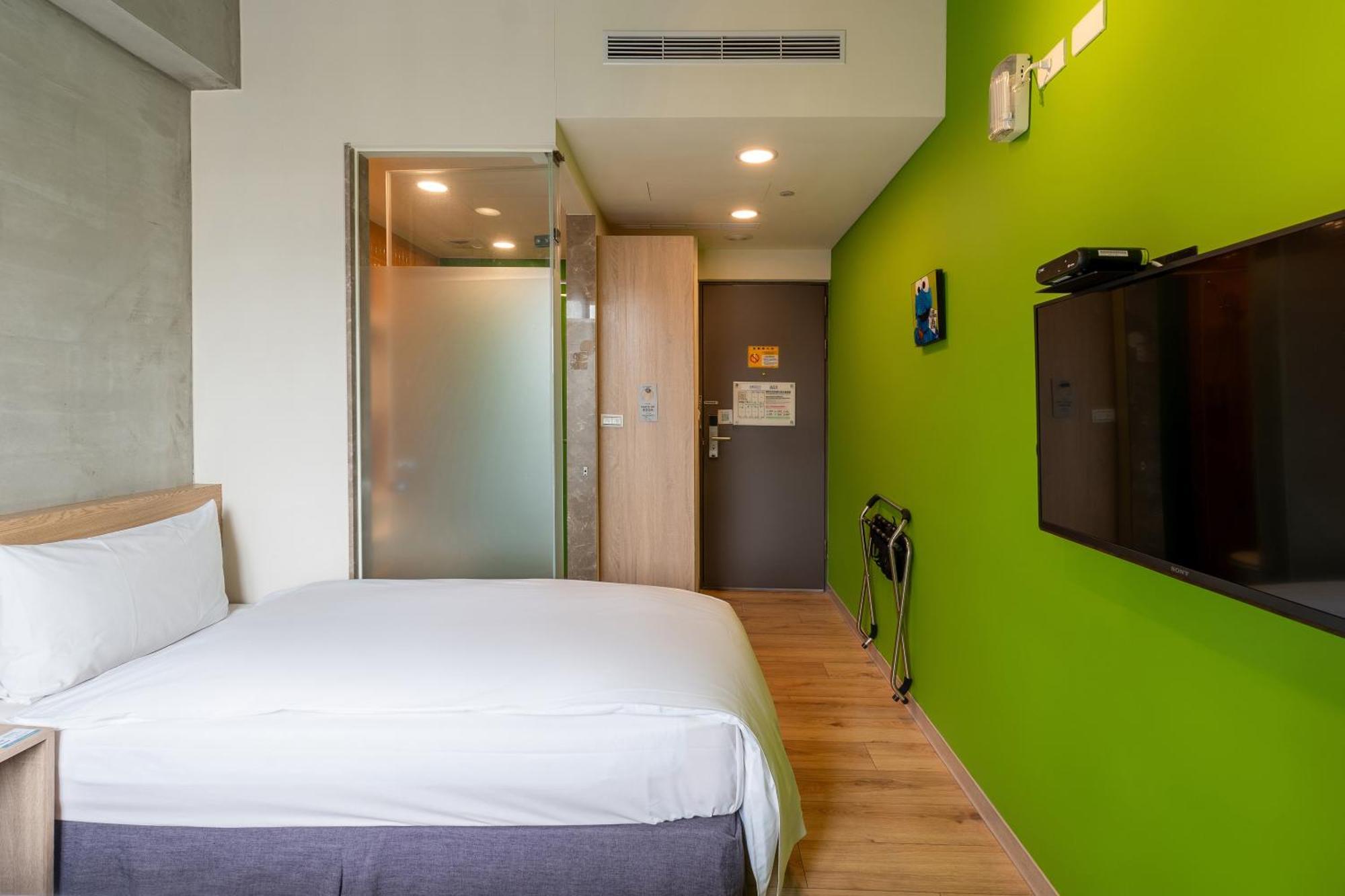 ฟันเฮาส์ วายแซด Hotel ไถจง ภายนอก รูปภาพ