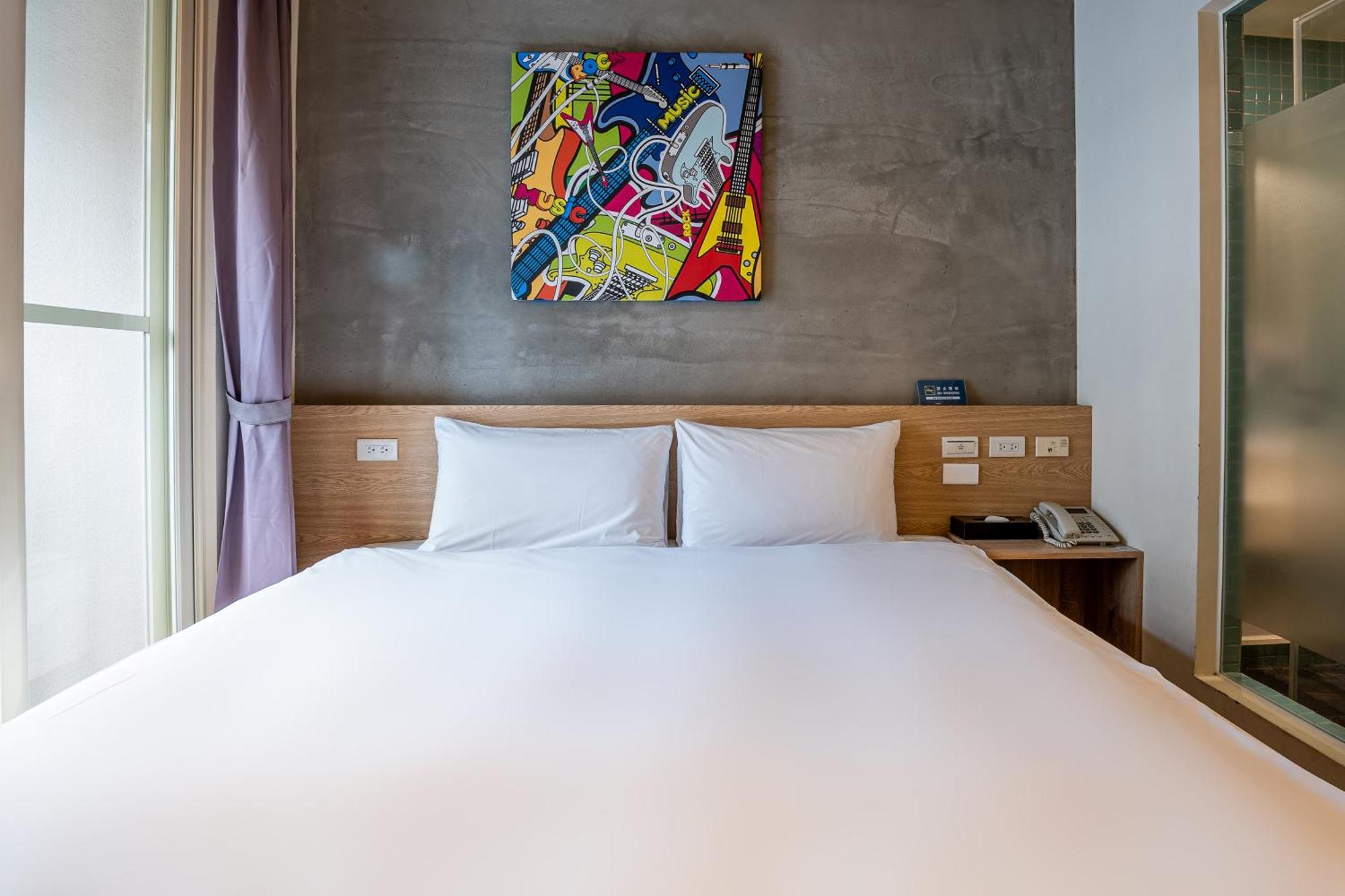 ฟันเฮาส์ วายแซด Hotel ไถจง ภายนอก รูปภาพ